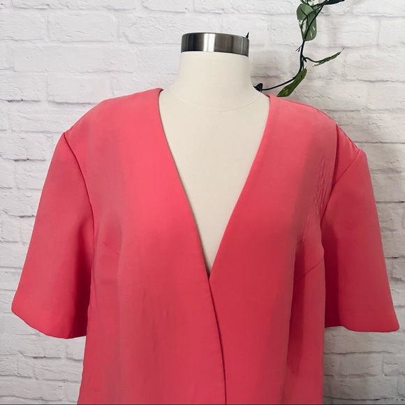 Short Sleeved Coral Blazer - Picture 2 of 14